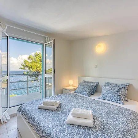 Valdarke Seaside - Happy