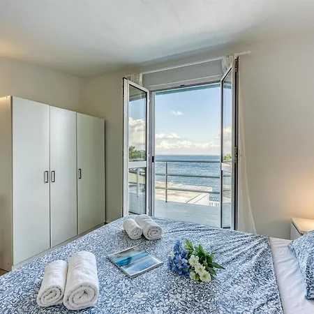 Valdarke Seaside - Happy Apartamento